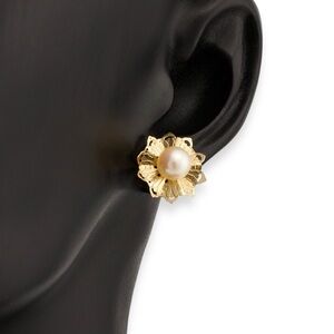 Vintage 14K Gold Genuine Pearl Stud Earring *Single Earring Only